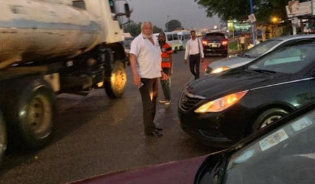 Former Ghanaian President  Jerry Rawlings spotted controlling  traffic in Accra